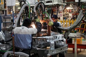 NOTA SOBRE LA SITUACION DE LA INDUSTRIA AUTOMOTRIZ EN LA PROVINCIA DE CORDOBA. fotos EN LA PLANTA FIAT AUTO DEL PROCESO DE PRODUCCION. SECTORES DE CHAPA Y MONTAJE.
MAXIMILIANO AMENA