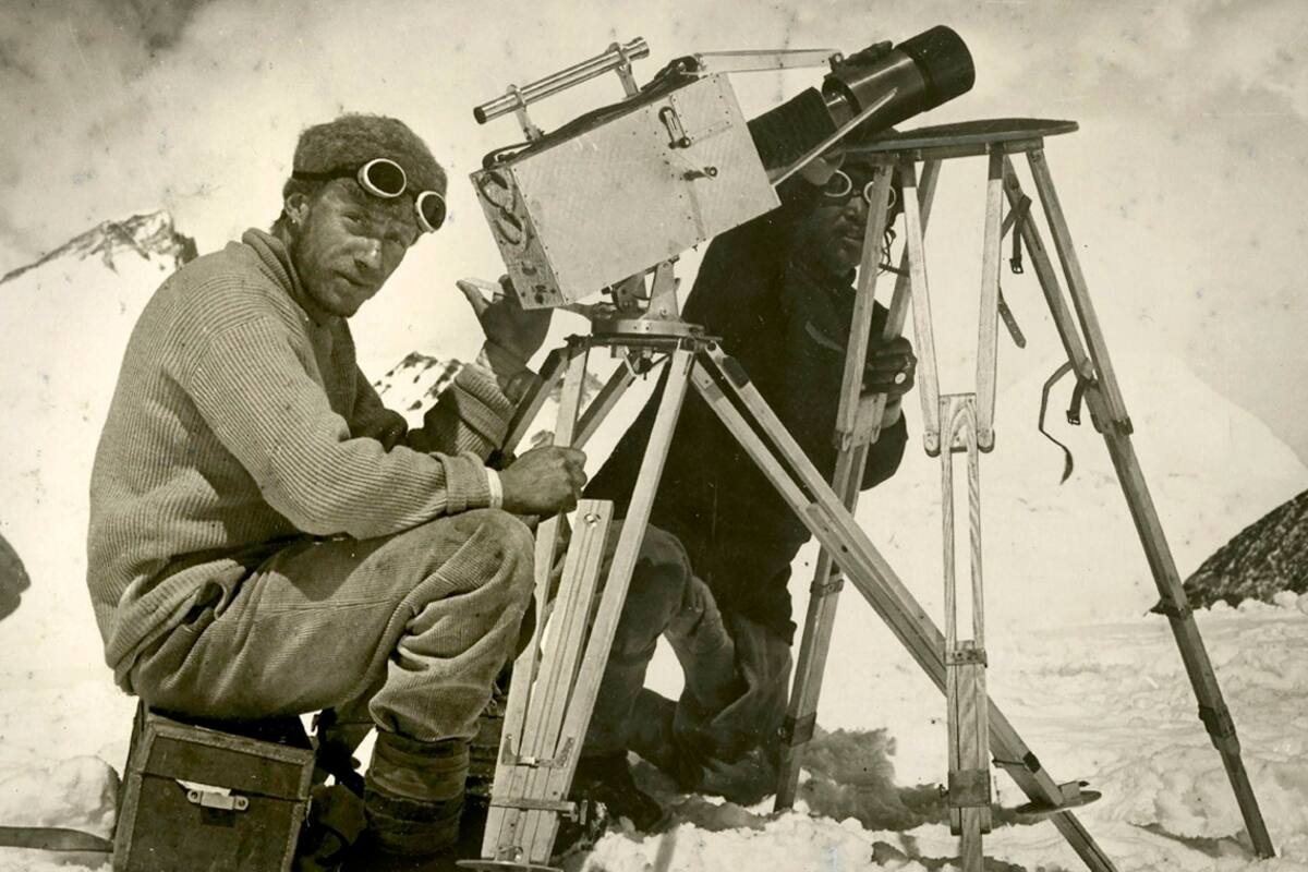 MOBILE. Viejas fotos del Everest cedidas por The New York Times