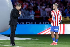 Griezmann se despidió de Atlético Madrid con la asistencia 100, lágrimas y mutua gratitud con “Don” Diego Simeone