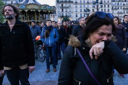 El incendio de Notre Dame causó un fuerte impacto emocional entre los parisinos.