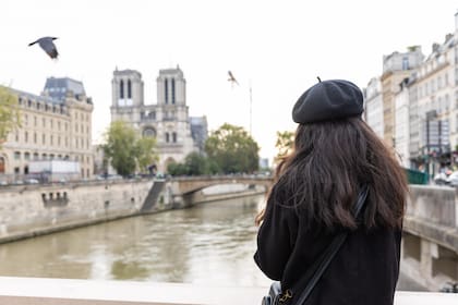 Notre Dame se reconstruyó para volver a recibir visitantes.