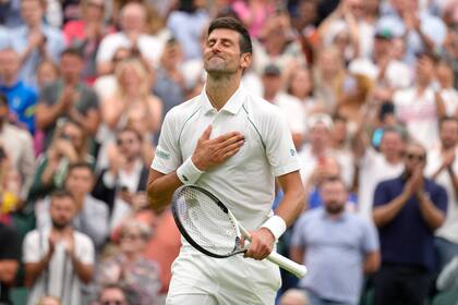 Novak Djokovic acumula siete títulos de Wimbledon y, de coronarse otra, alcanzará a Roger Federer como el más laureado