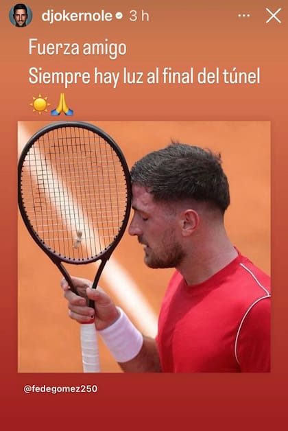 Novak Djokovic con el argentino Federico Gómez