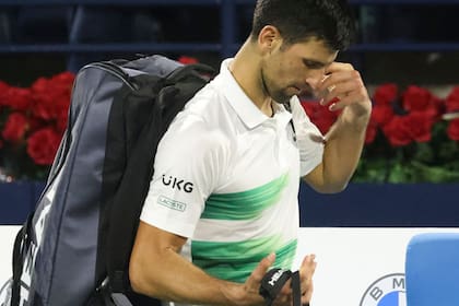 Novak Djokovic, contrariado durante su partido ante Vesely