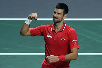 Novak Djokovic derrotó a Cameron Norrie en dos sets y selló la clasificación de Serbia a las semifinales de la Copa Davis