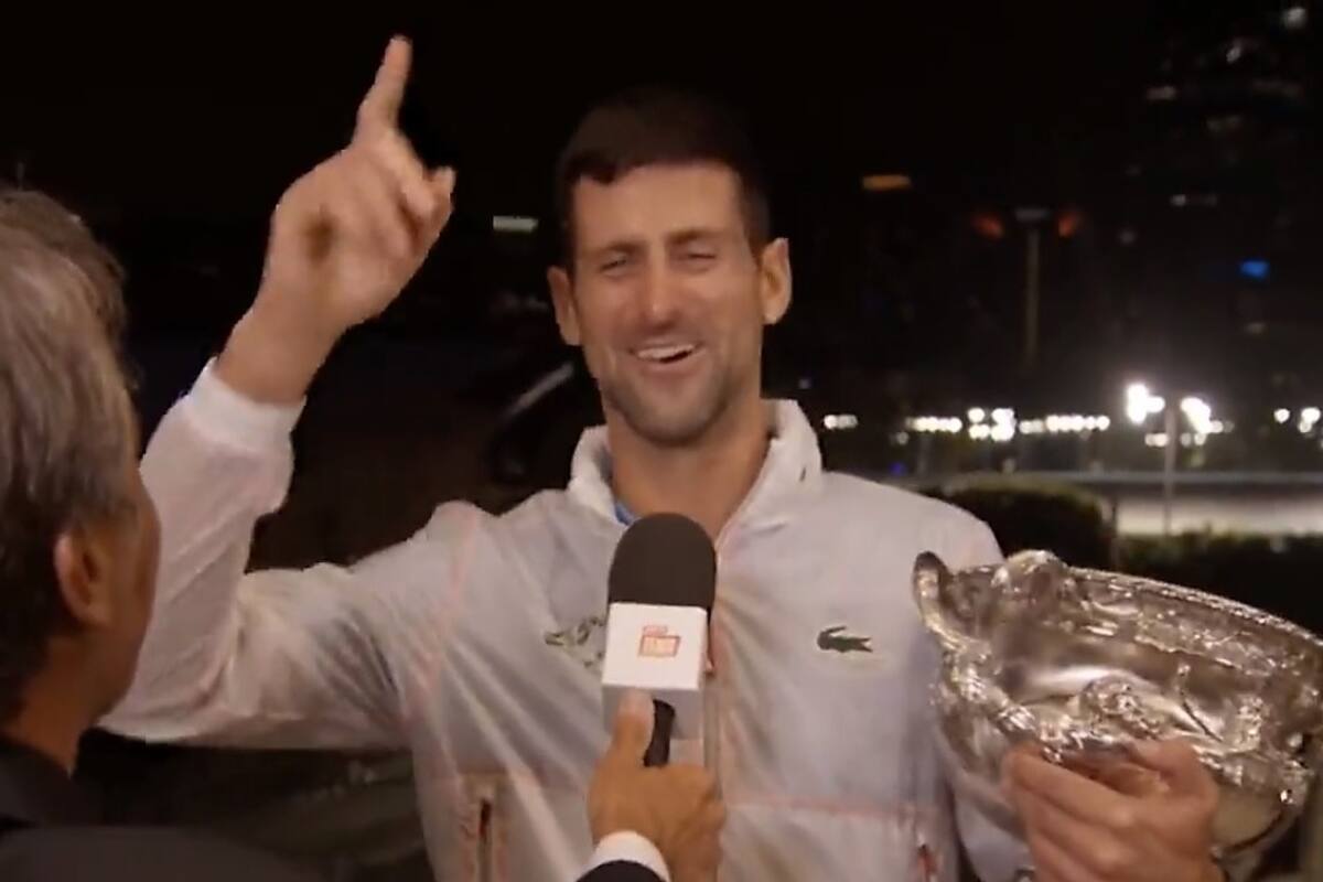 Novak Djokovic se divierte cantando el tema mundialista "Muchachos", que identificó a Argentina en Qatar 2022