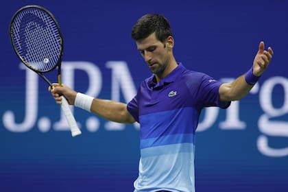 Novak Djokovic sigue adelante: venció en cuatro parciales y ya está entre los ocho mejores, en busca de su cuarto título sobre el cemento neoyorquino