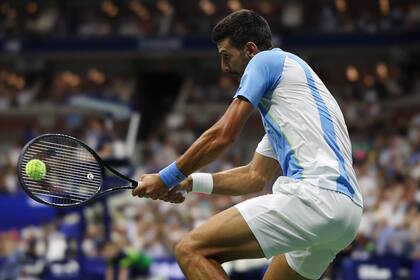 Novak Djokovic va por su 24° Grand Slam para alejarse aún más en la soledad de la cima de máximos ganadores