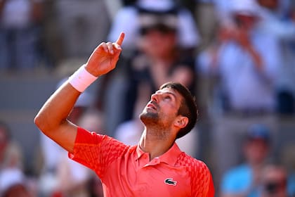 Novak Djokovic va por su trofeo número 23 en el nivel de Grand Slam, que sería un récord masculino absoluto; se enfrentará con Casper Ruud en la final de Roland Garros.