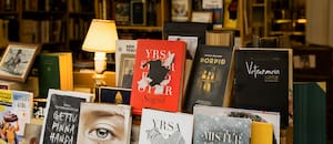 El desafío de publicar novela negra y ser creíble en el país más seguro del mundo