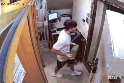 Novelli, cuando visitó las cajas de seguridad de Banco Galicia.
