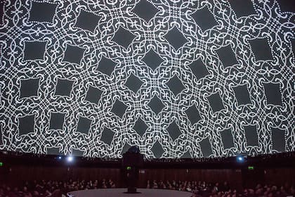 Noviembre electrónico en el Planetario