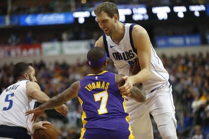 Nowitzki, la figura, en acción