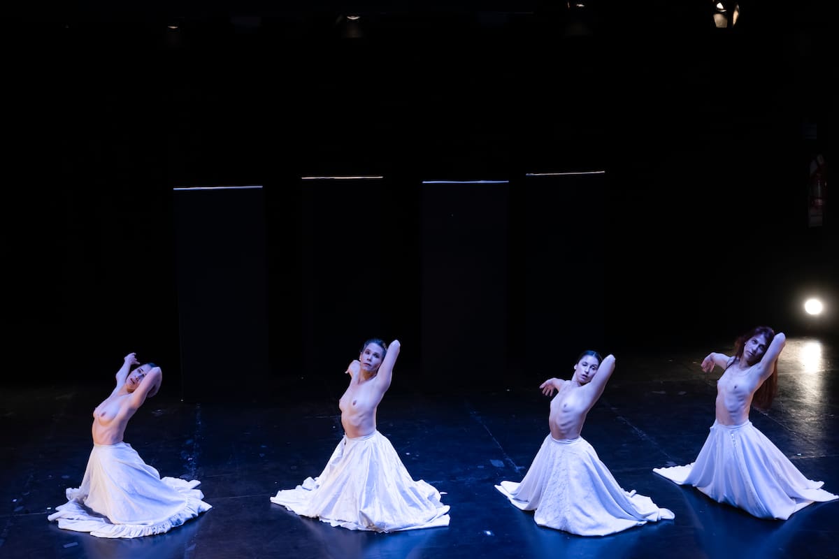 "Nuestra mujer ancla en la concepción grotesca del cuerpo", dicen; en la foto, las cuatro intérpretes: Julia Gómez, Paola Yaconis, Ayelén Clavin y Carla Rímola