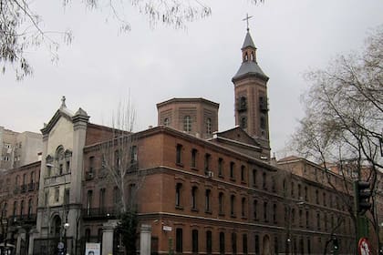 Otra vista de Nuestra Señora de los Dolores, en la capital madrileña