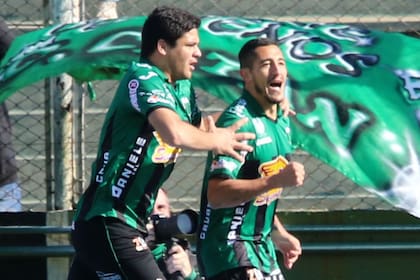Nueva Chicago le gana a Huracán en Mataderos