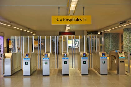 La estación tiene una superficie cubierta de 7000 m2