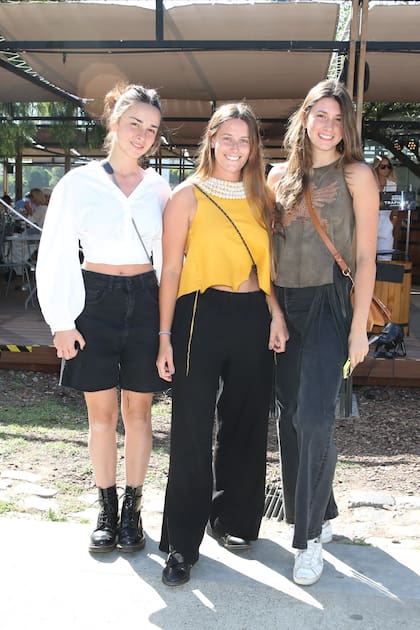 Nueva generación de fans del polo: Alegra Pando, Delfina Goti y Lola Pando.