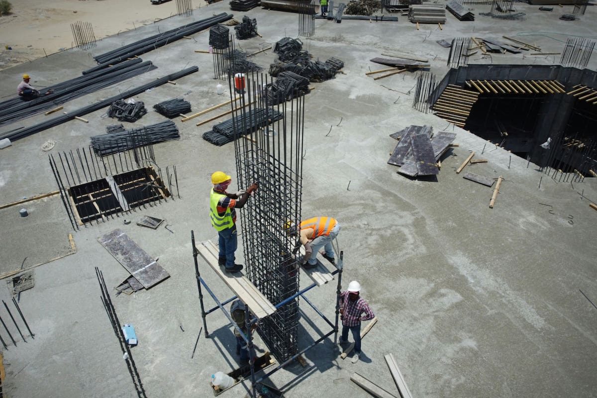 Nueva ley permite a trabajadores de la construcción iniciar a trabajar a las 5.00 hs (Unsplash)
