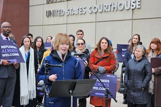 Nueva orden del gobierno de EE. UU. podría conducir a la detención de miles de refugiados legales