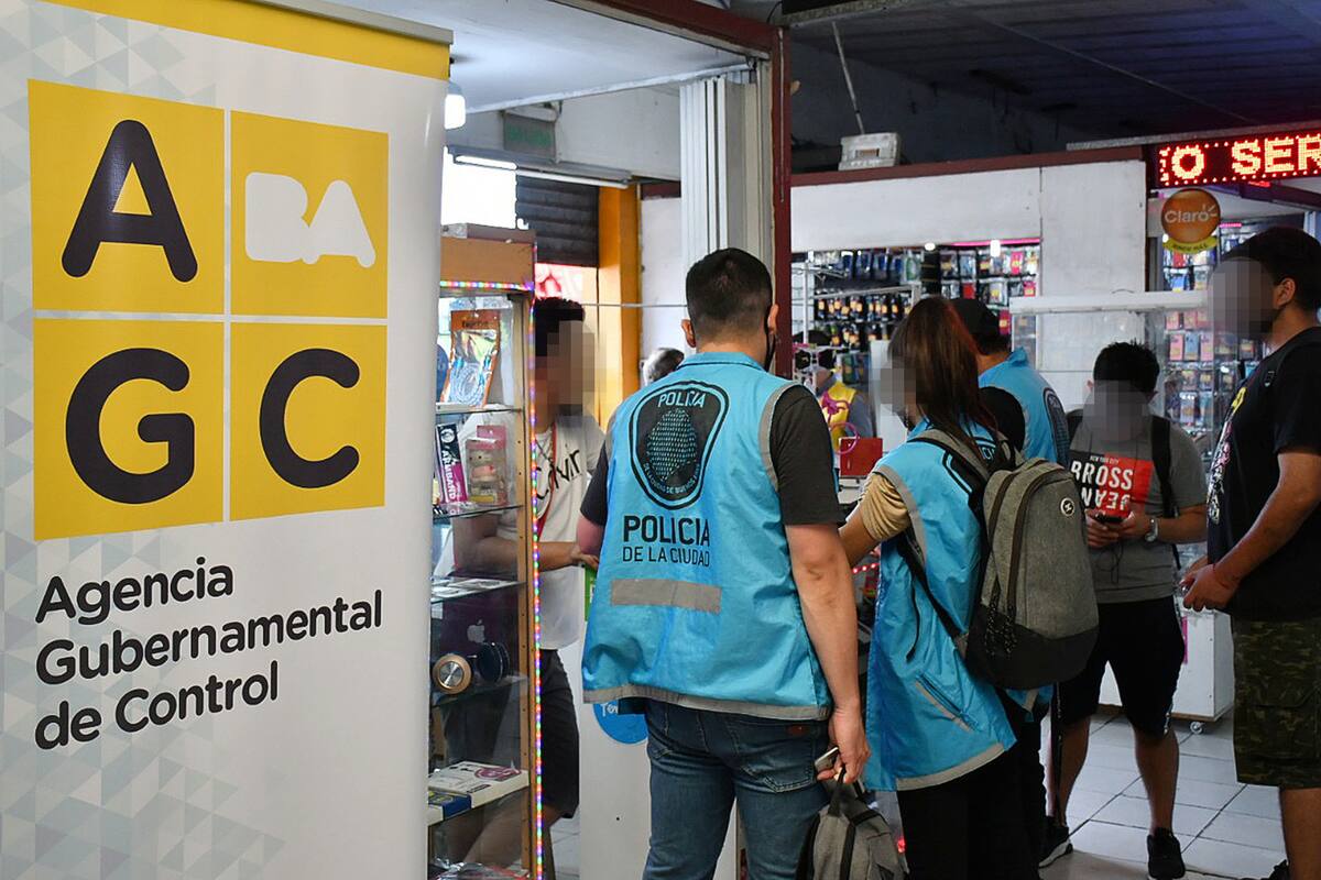 Nueva Pompeya: tapiaron dos locales por venta de téfonos celulares robados