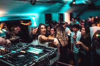 La nueva regla que limita el volumen de la música en bares y restaurantes de Carolina del Norte
