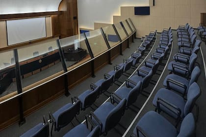 Nueva Sala Amia
El Consejo de la Magistratura finalizó la puesta en valor del histórico auditorio de Comodoro Py, con una inversión superior a 162 millones de pesos