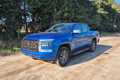 Nueva silueta para la Mitsubishi L200