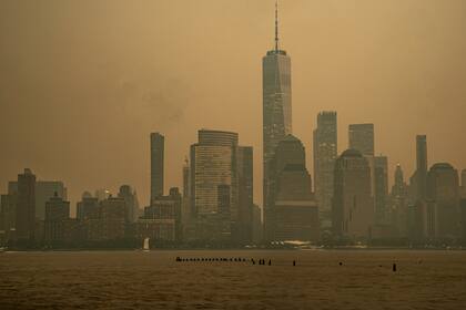 06 June 2023, US, New York City: An orange haze covers New York City as smoke from multiple fires in Canada moves south in New York City. Photo: Matt Davies/PX Imagens via ZUMA Press Wire/dpa