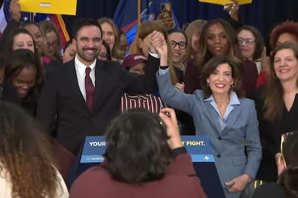 Nueva York presentó un plan para ofrecer cuidado infantil gratuito a niños de 2 años