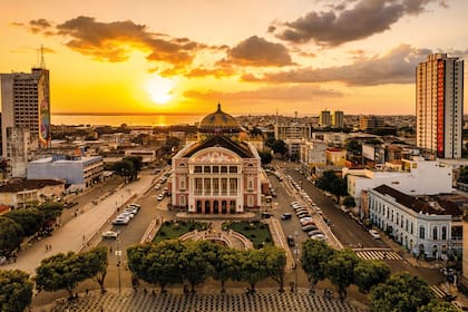 El imponente edificio neorrenacentista del Teatro Amazonas, en Manaos, abrió en 1896; sirvió de locación para la película "Fitzcarraldo" (1982), del director alemán Werner Herzog