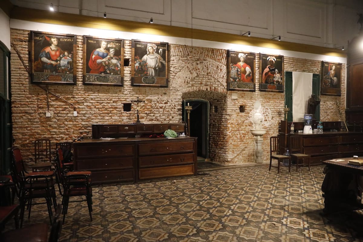 Nuevas investigaciones sugieren que Las Sibilas, conservadas en iglesia de San Pedro Telmo, podrían haber llegado directamente desde España de la mano de los jesuitas