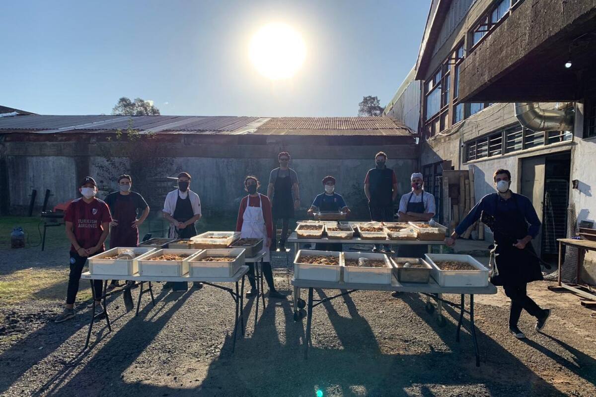 Nueve de los quince chefs que le ponen el cuerpo a la olla todas las semanas