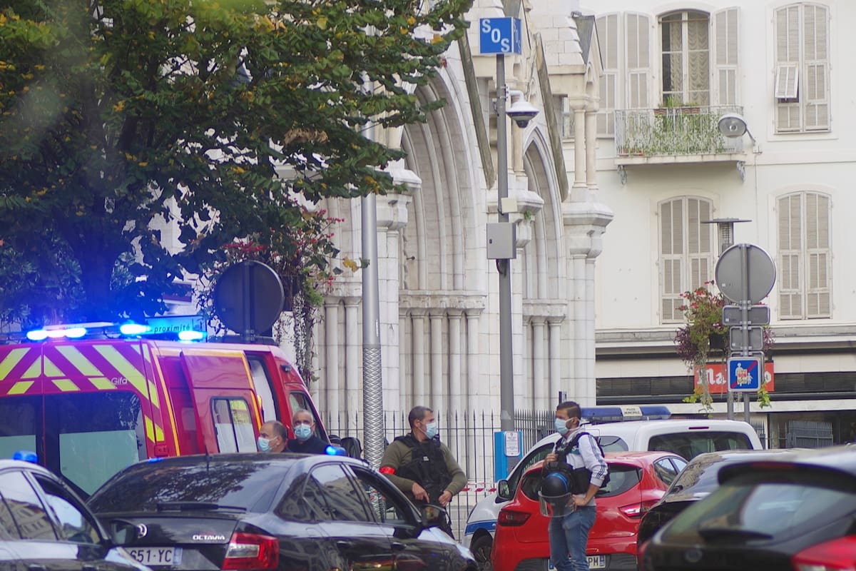Nuevo atentado islamista en Francia: tres muertos en un ataque con cuchillo en una iglesia de Niza