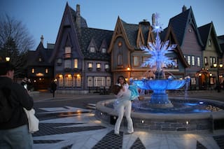 Nuevo CEO de Disney inaugura "Mundo de Frozen" en el Disneyland de Francia