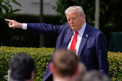 Nuevo enviado de Sudáfrica a EEUU llamó a Trump racista, homofóbico y narcisista en 2020