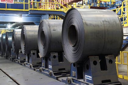 Nuevos aranceles han beneficiado a las atribuladas siderúrgicas de EE.UU.