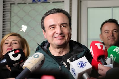 Nuevos legisladores de Kosovo toman posesión, pero Parlamento no elige nuevo presidente