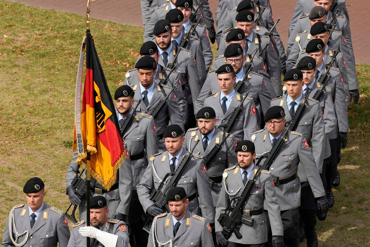 Nuevos reclutas del ejército alemán asisten a una ceremonia para juramentar ante el Parlamento estatal de Renania del Norte-Westfalia en Düsseldorf, el 4 de septiembre de 2025.