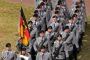 Nuevos reclutas del ejército alemán asisten a una ceremonia para juramentar ante el Parlamento estatal de Renania del Norte-Westfalia en Düsseldorf, el 4 de septiembre de 2025.