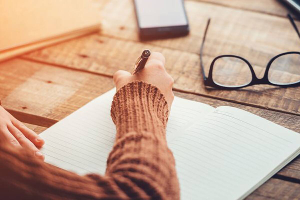 Nunca me animé a preguntarles a mis amigos para qué escriben poesía