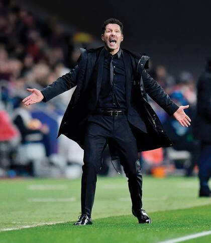“Nunca ves en un equipo que pierde, que se vayan a comer juntos. Arman comidas los equipos que ganan”, dice el Cholo