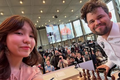 Nurman compartió la selfie en sus redes sociales y comentó: "¡Un sueño hecho realidad!"