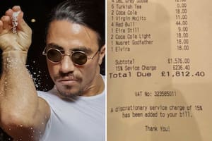 Nusret Gökçe , el chef turco conocido como "Salt Bae", volvió a ser viral; esta vez, por los exorbitantes precios de su restaurante