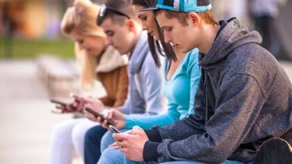 ¿O que el tantalio es utilizado en celulares? El tantalio es obtenido del coltán, un mineral cuya explotación por grupos rebeldes alimenta la guerra en la República Democrática del Congo