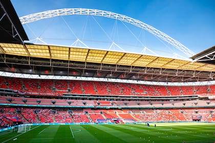 Oasis tocará en el estadio Wembley entre fines de julio y agosto de 2025, y ya hay quienes se preguntan cuánto puede costar ir a verlos