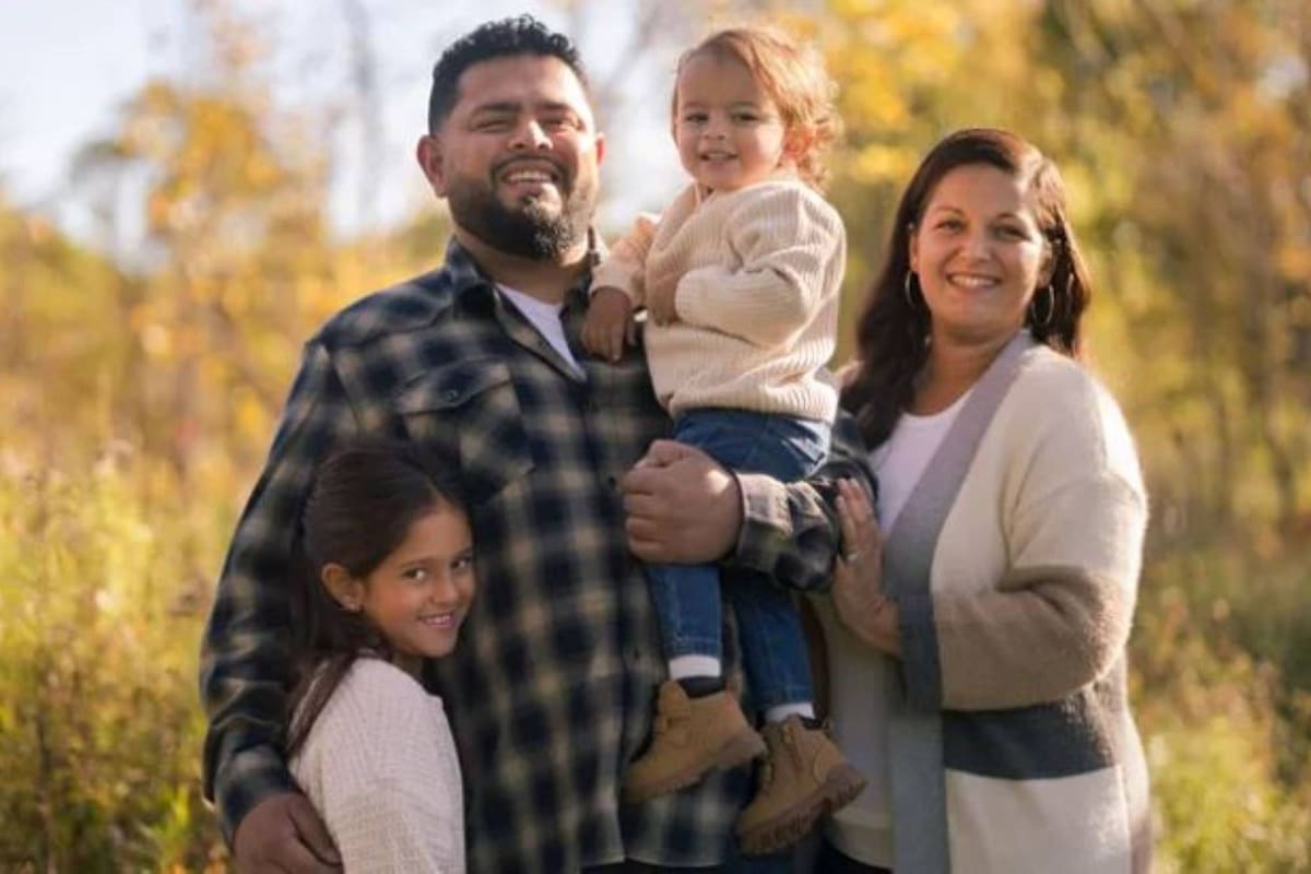 Oberoi, su esposa estadounidense y sus dos hijos.