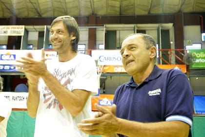 Un referente de Atenas por lo que hizo en las canchas, Fabricio Oberto, y uno de los escritorios, el presidente Felipe Lábaque.