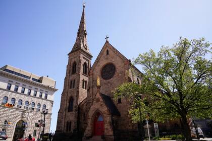 Obispo católico de Nueva Jersey dice que la diócesis ya no se opondrá a investigación por abusos