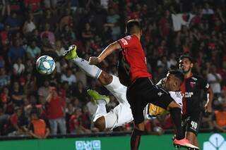 Video: la espectacular tijera de Wanchope Ábila, el golazo que cerró la goleada
